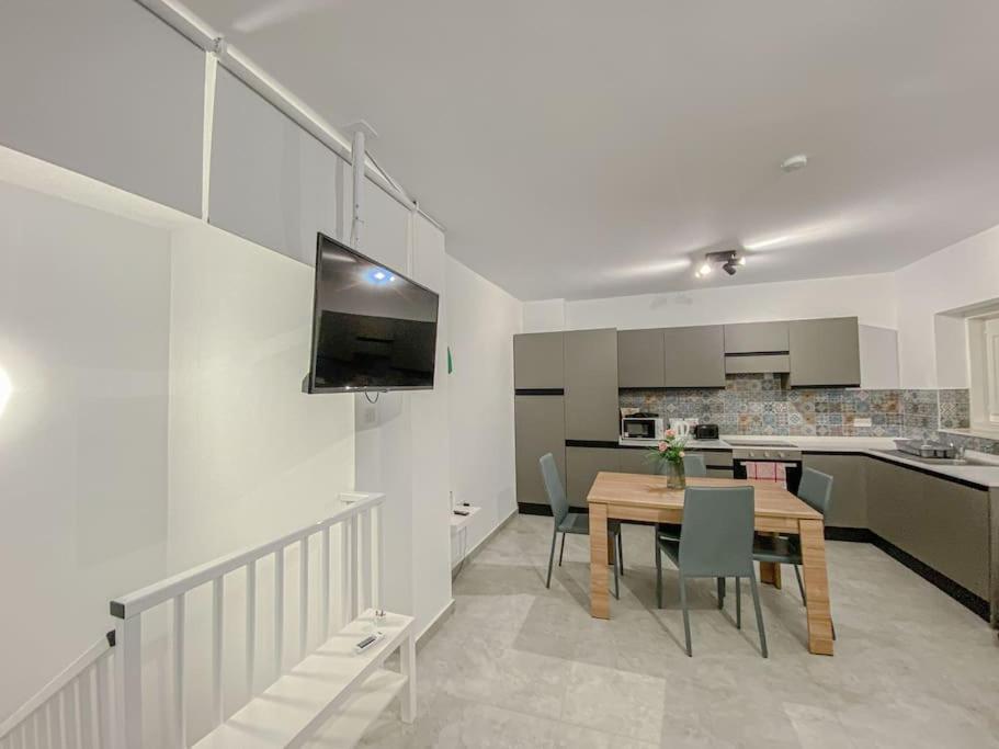Designer Duplex Penthouse In Floriana Lejlighed Eksteriør billede
